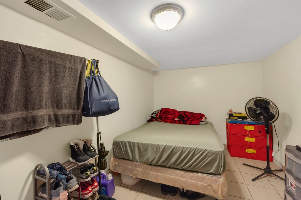Image 42 of property listing at 5543 W Drummond Place, Chicago, IL 60639