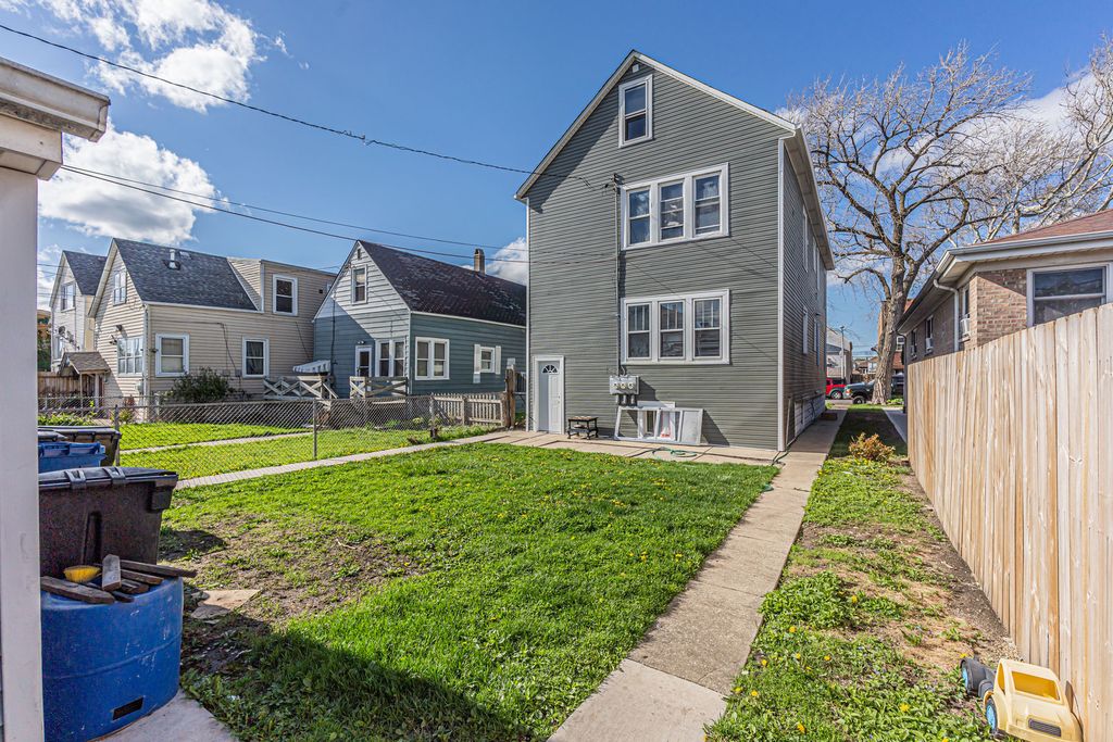 Image 48 of property listing at 5543 W Drummond Place, Chicago, IL 60639