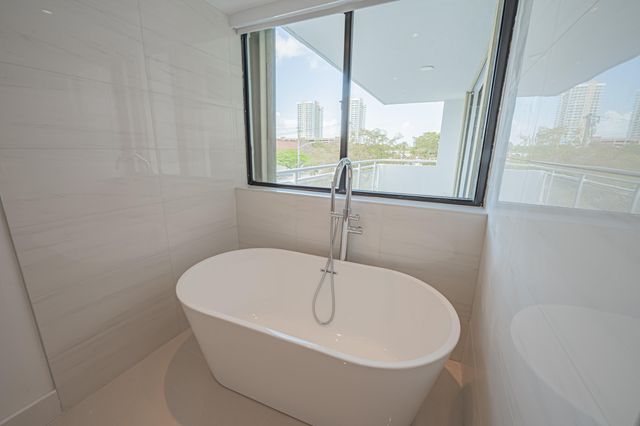 468 Golden Isles Drive 202, Hallandale Beach, FL 33009