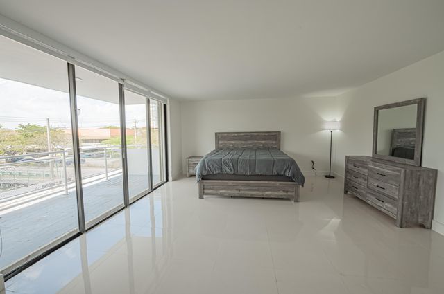 468 Golden Isles Drive 202, Hallandale Beach, FL 33009