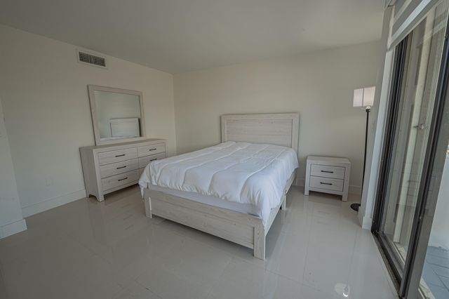 468 Golden Isles Drive 202, Hallandale Beach, FL 33009