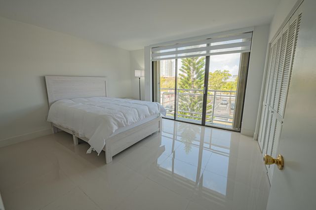 468 Golden Isles Drive 202, Hallandale Beach, FL 33009