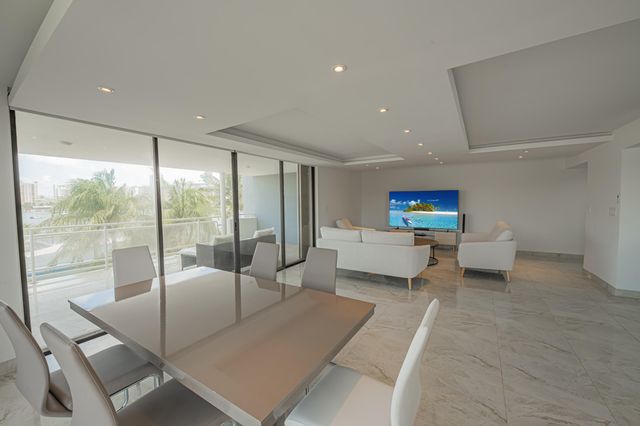 468 Golden Isles Drive 202, Hallandale Beach, FL 33009