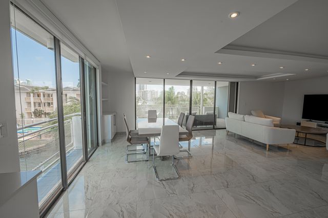 468 Golden Isles Drive 202, Hallandale Beach, FL 33009