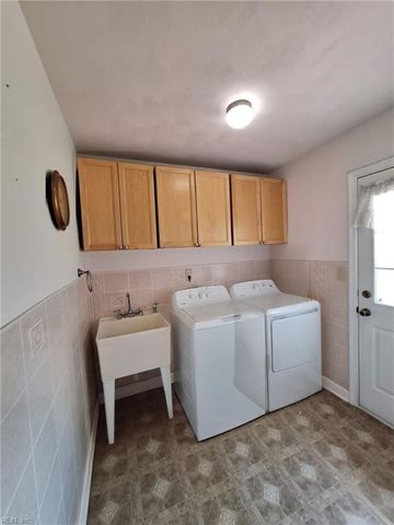 1256 Homestead DR, Virginia Beach, VA 23464