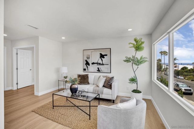 4435 Del Monte, San Diego, CA 92107