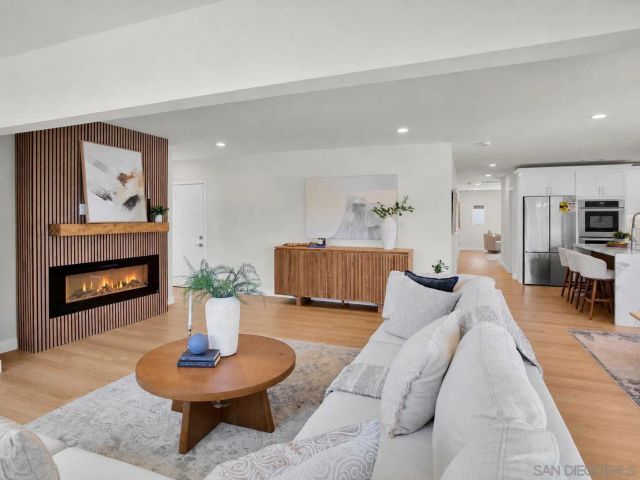4435 Del Monte, San Diego, CA 92107