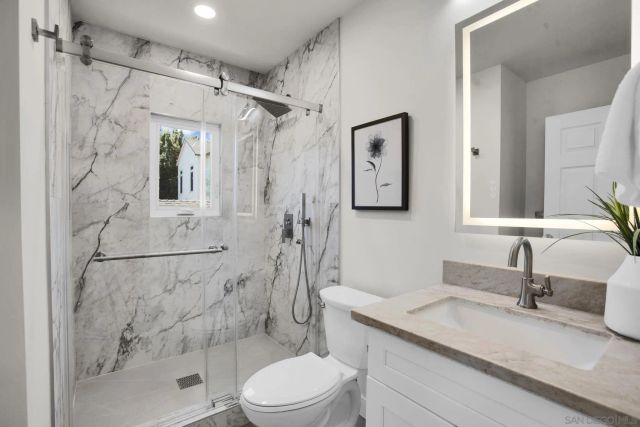 4435 Del Monte, San Diego, CA 92107