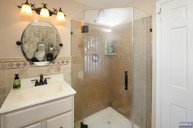 177 Lincoln Avenue, Elmwood Park, NJ 07407