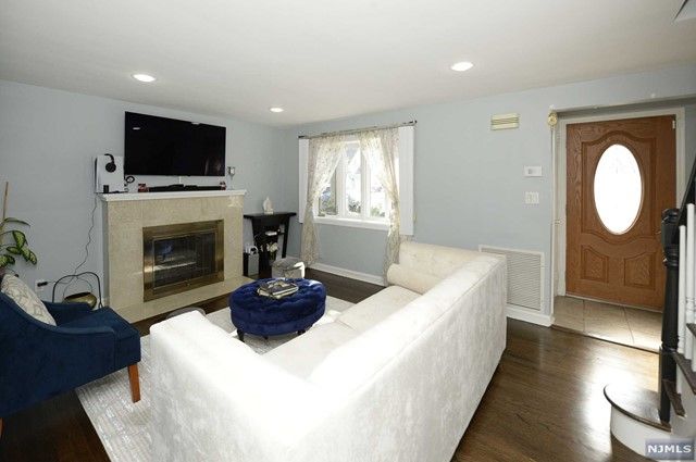 177 Lincoln Avenue, Elmwood Park, NJ 07407