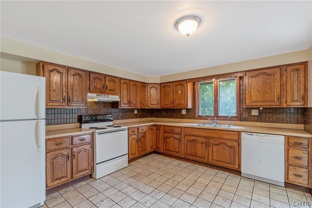 101 Saturn Drive, Syracuse, NY 13205