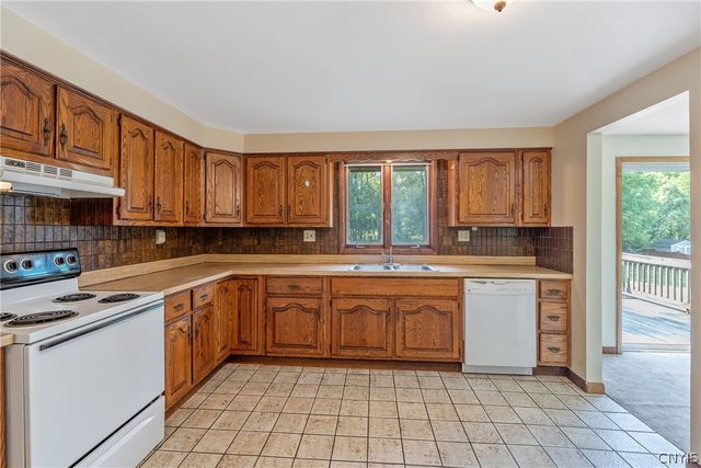 101 Saturn Drive, Syracuse, NY 13205