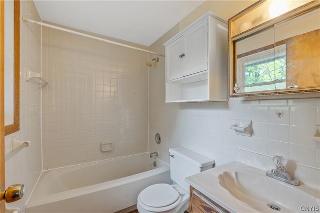 101 Saturn Drive, Syracuse, NY 13205