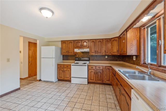101 Saturn Drive, Syracuse, NY 13205