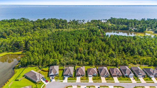 124 Apollo Avenue, Freeport, FL 32439