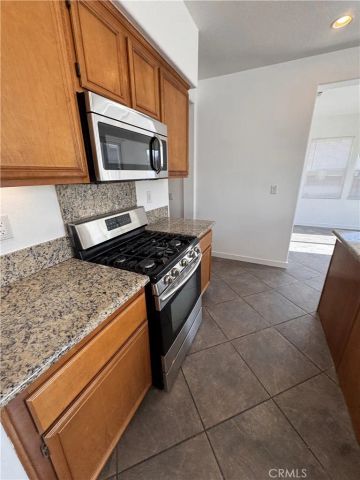 1950 Bankstown Way, Perris, CA 92571