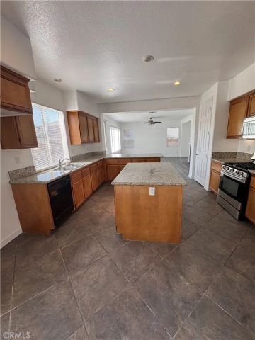 1950 Bankstown Way, Perris, CA 92571