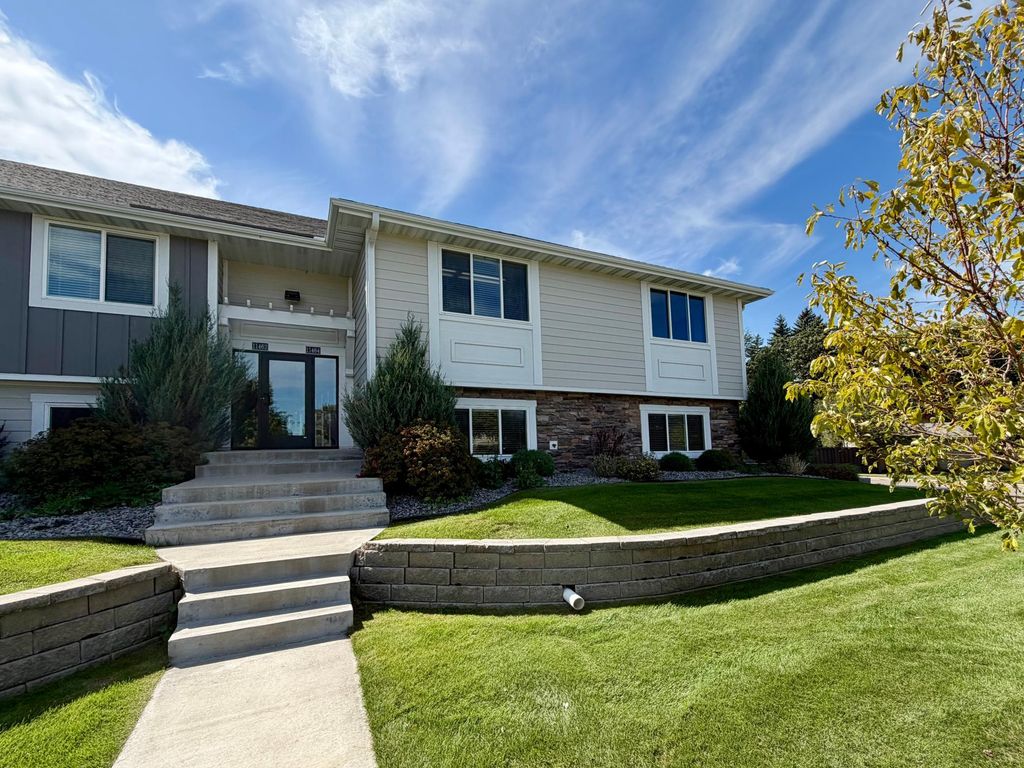 11464 Robinson Drive NW A, Coon Rapids, MN 55433 — exterior