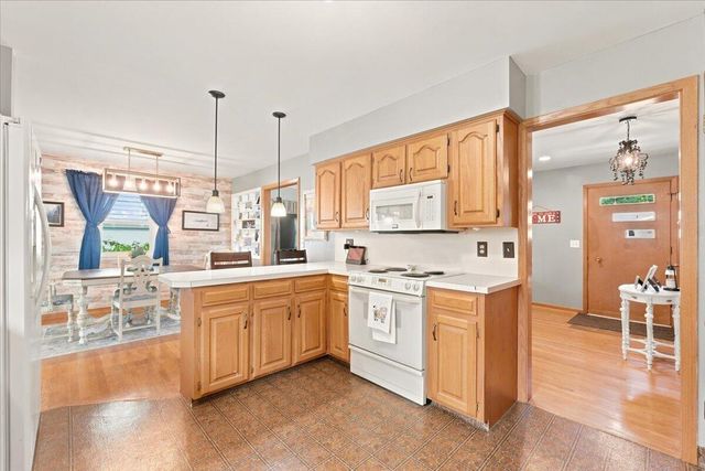 221 ZENITH Drive, Council Bluffs, IA 51503
