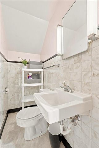 221 ZENITH Drive, Council Bluffs, IA 51503