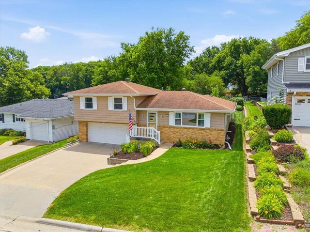 221 ZENITH Drive, Council Bluffs, IA 51503