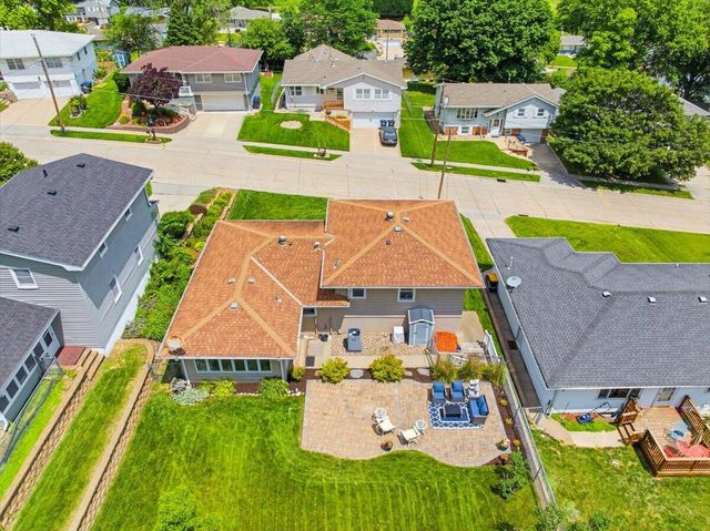 221 ZENITH Drive, Council Bluffs, IA 51503