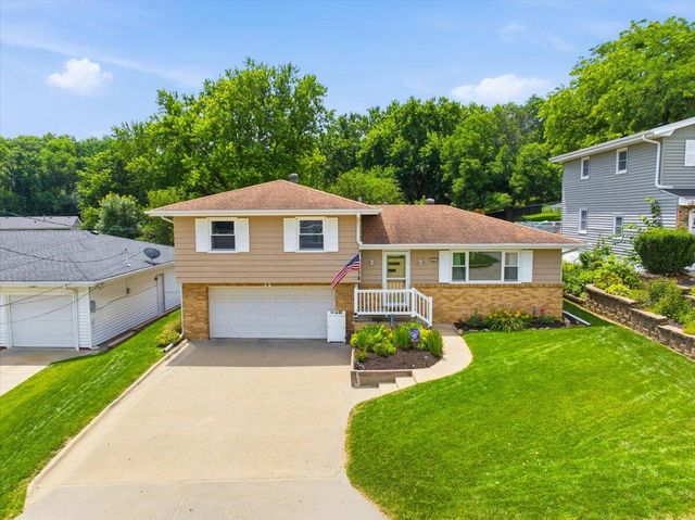 221 ZENITH Drive, Council Bluffs, IA 51503