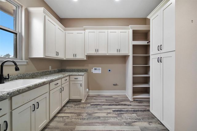 399 Fm 1696 Road W, Huntsville, TX 77320