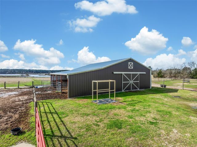 399 Fm 1696 Road W, Huntsville, TX 77320