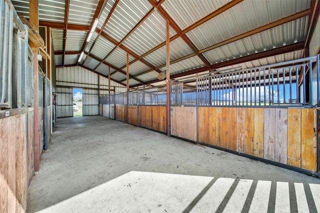 399 Fm 1696 Road W, Huntsville, TX 77320