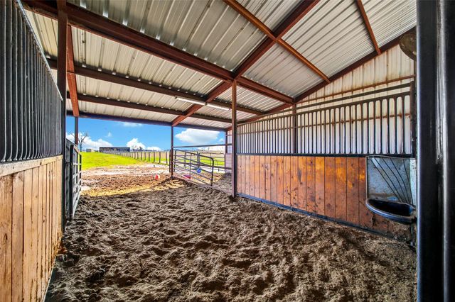 399 Fm 1696 Road W, Huntsville, TX 77320