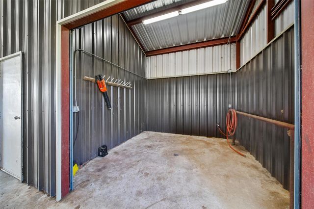 399 Fm 1696 Road W, Huntsville, TX 77320