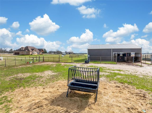 399 Fm 1696 Road W, Huntsville, TX 77320