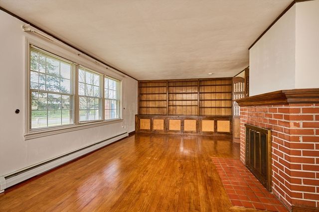 363 Cooley St, Springfield, MA 01128
