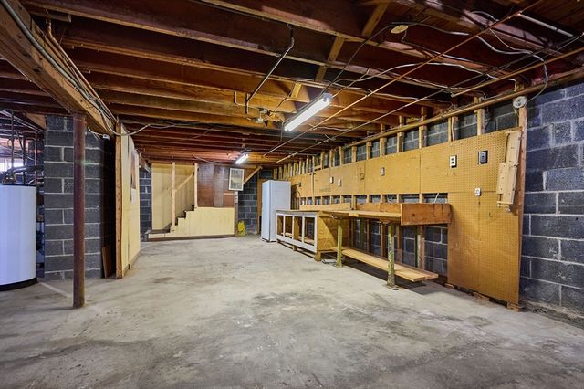 363 Cooley St, Springfield, MA 01128