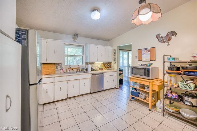 321 Perry Road, Tallmadge, OH 44278
