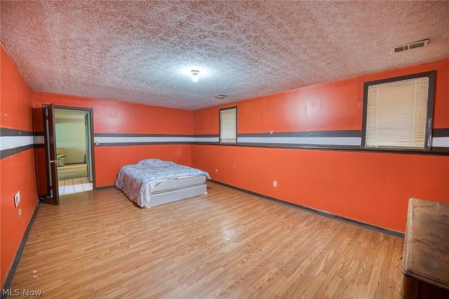 321 Perry Road, Tallmadge, OH 44278