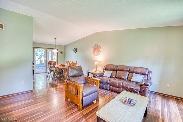321 Perry Road, Tallmadge, OH 44278