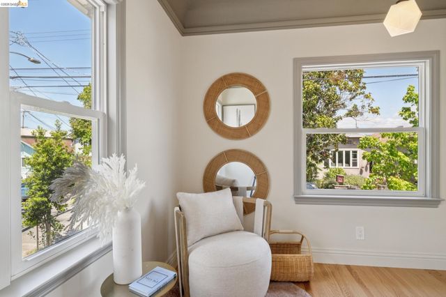 933 56Th St, Oakland, CA 94608