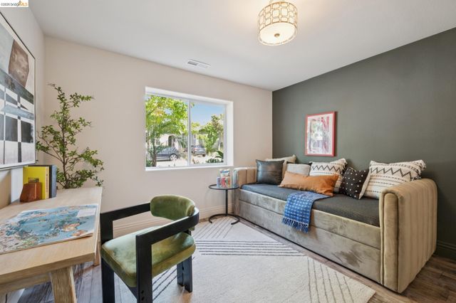 933 56Th St, Oakland, CA 94608