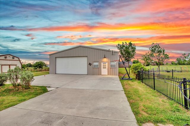 2400 Silver Maple Drive, St Paul, TX 75098