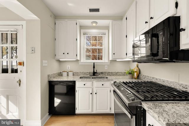 3918 17TH PL NE, Washington, DC 20018