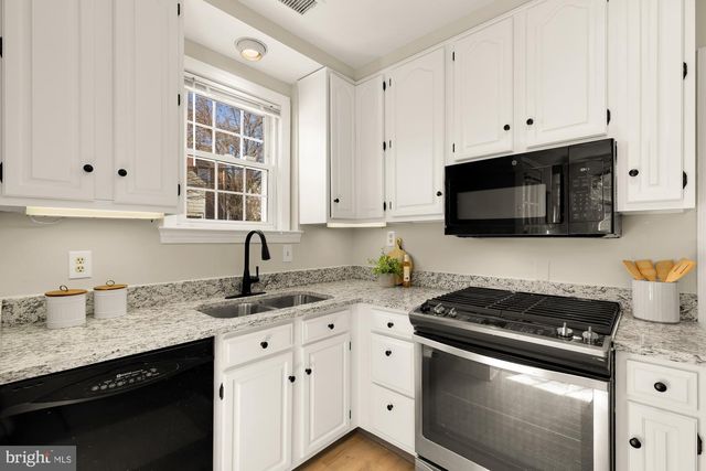 3918 17TH PL NE, Washington, DC 20018