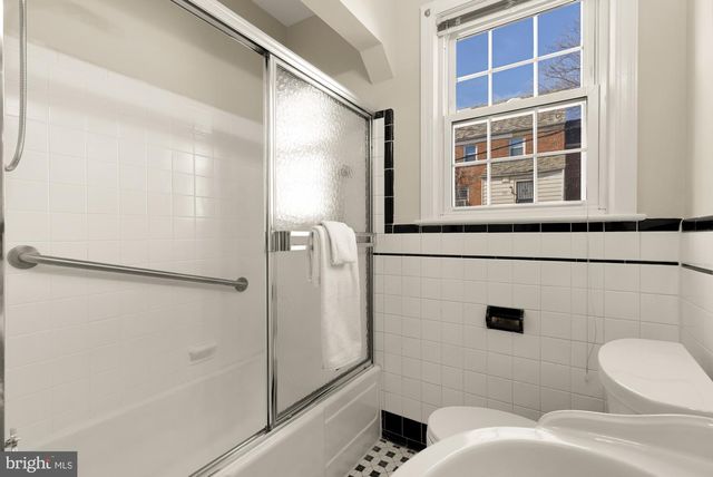 3918 17TH PL NE, Washington, DC 20018