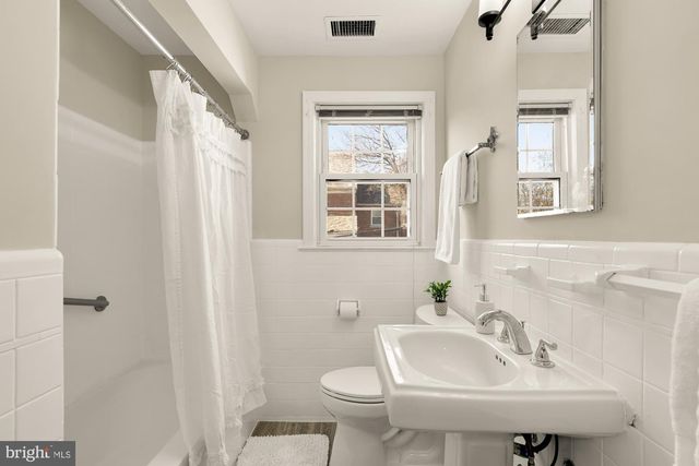 3918 17TH PL NE, Washington, DC 20018