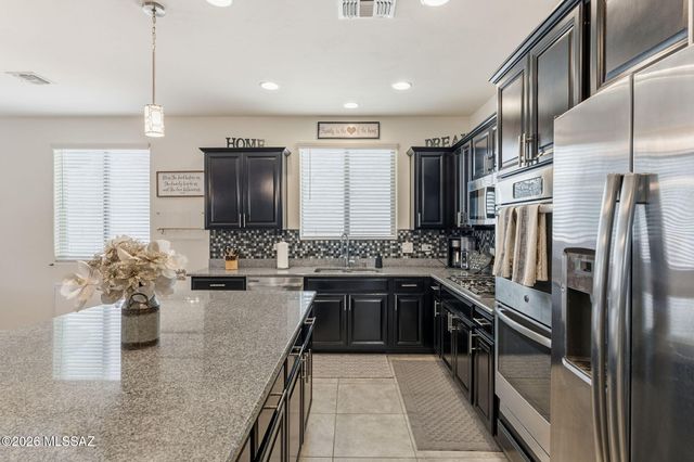 9526 S Quiet Dove Drive, Tucson, AZ 85747