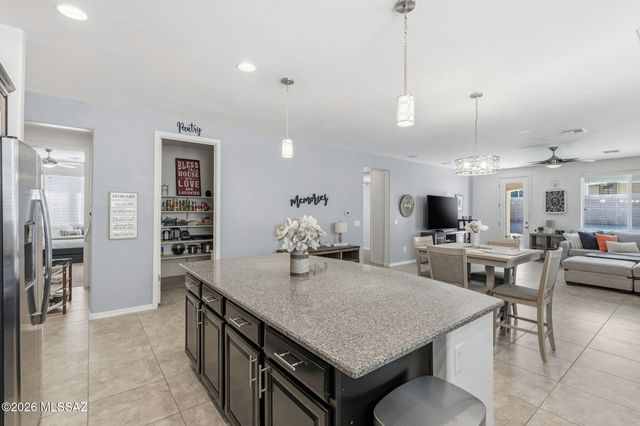 9526 S Quiet Dove Drive, Tucson, AZ 85747