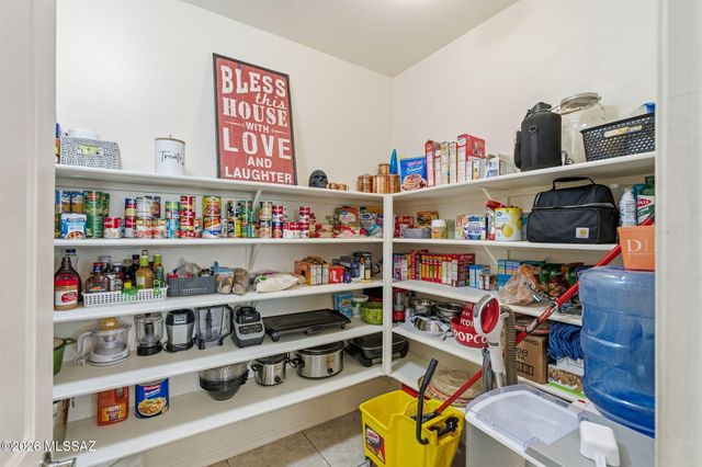 9526 S Quiet Dove Drive, Tucson, AZ 85747