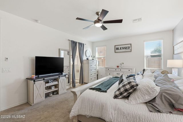 9526 S Quiet Dove Drive, Tucson, AZ 85747