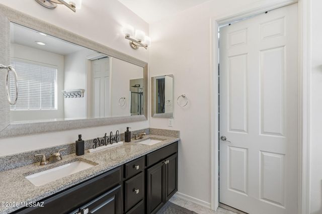 9526 S Quiet Dove Drive, Tucson, AZ 85747